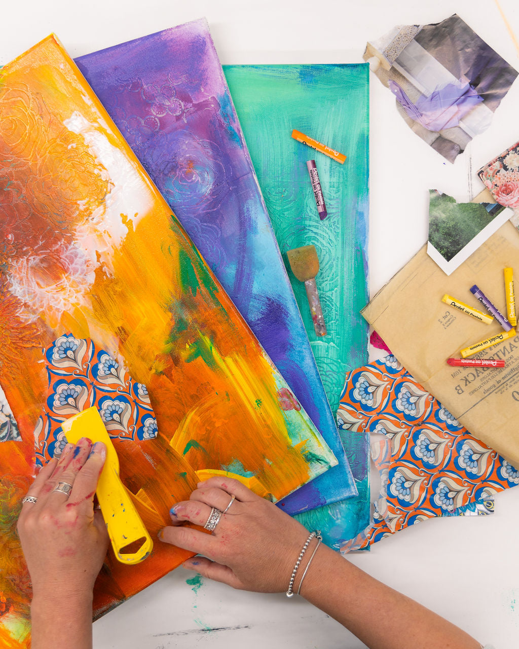 Créer des fonds colorés et texturés avec 4 techniques hors du commun