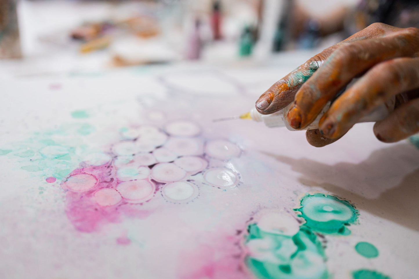 La magie des encres d’alcool et introduction à l’acrylique high flow